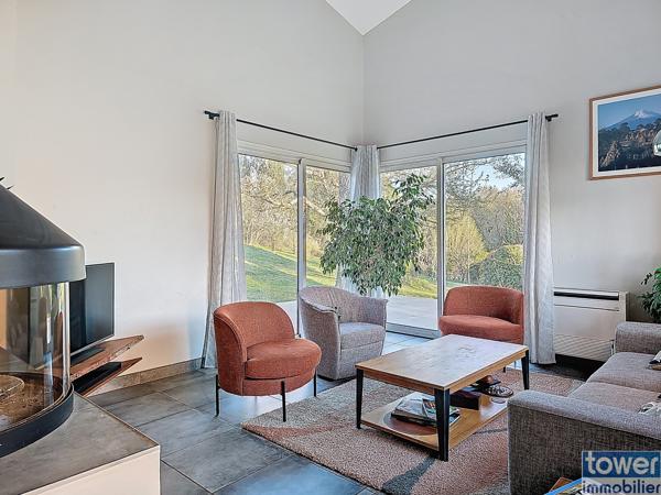 Maison
                                                                                                                                                                                                                                                                                                                        7 pièce(s)                                                                                                                                                                                                          5 chambre(s)                                                                                                                                                                                                          160  m²
