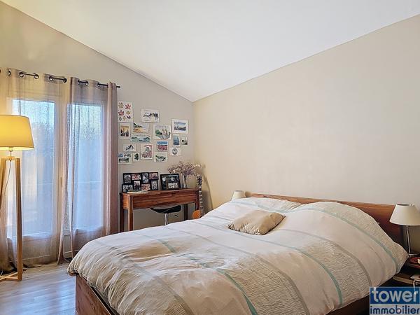 Maison
                                                                                                                                                                                                                                                                                                                        7 pièce(s)                                                                                                                                                                                                          5 chambre(s)                                                                                                                                                                                                          160  m²