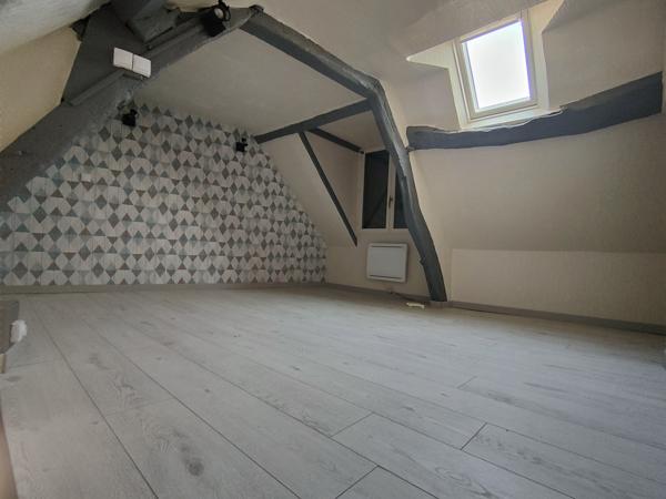 PLEIN CENTRE VILLE, MAISON ANCIENNE RENOVEE DE 100 M² HAB AVEC VERANDA DANS QUARTIER CALME Beauvais (60000)