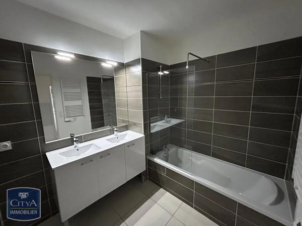 Appartement à louer 3 pièces 67.96m² Cannes (06150)