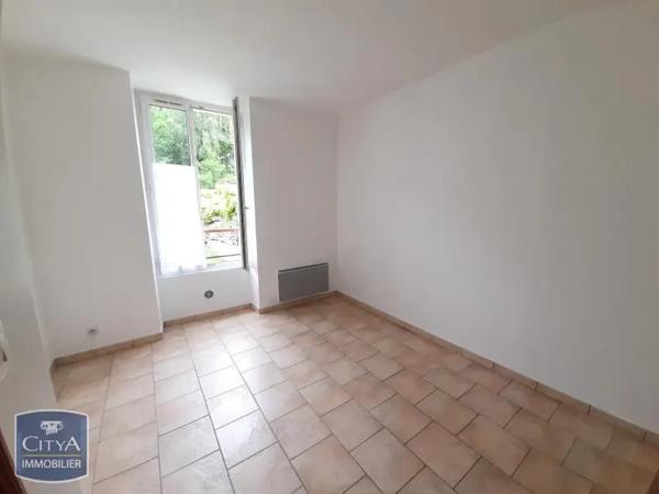 Appartement à louer 2 pièces 39.1m² Corbeil-Essonnes (91100)