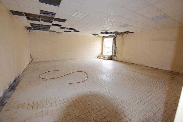 PROCHE CENTRE-VILLE NANGIS, LOCAL COMMERCIAL DE 102 M² ENVIRON