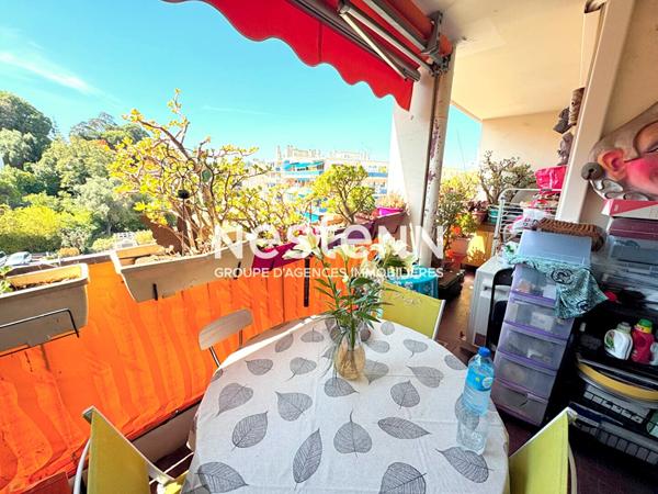 A VENDRE - VIAGER OCCUPE- RARE SUR LE MARCHE - 2 PIECES - CAVE - PARKING - AU COEUR DE RIQUIER