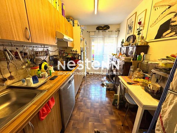 A VENDRE - VIAGER OCCUPE- RARE SUR LE MARCHE - 2 PIECES - CAVE - PARKING - AU COEUR DE RIQUIER