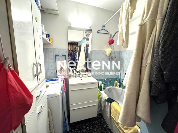 A VENDRE - VIAGER OCCUPE- RARE SUR LE MARCHE - 2 PIECES - CAVE - PARKING - AU COEUR DE RIQUIER