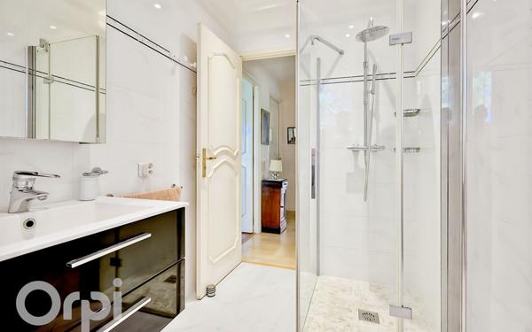 Appartement à vendre    4 pièces • 111 m2 Cannes