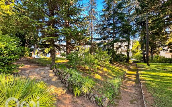 Appartement à vendre    4 pièces • 111 m2 Cannes