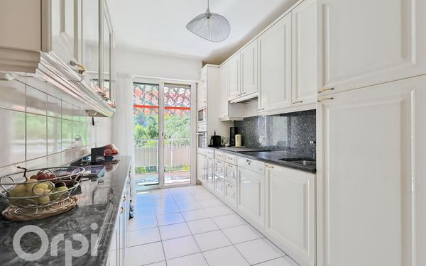 Appartement à vendre    4 pièces • 111 m2 Cannes
