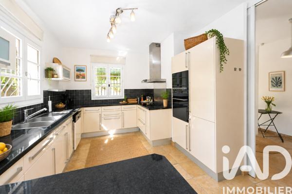 Maison à vendre 6 pièces 200 m² Châteauneuf-Grasse