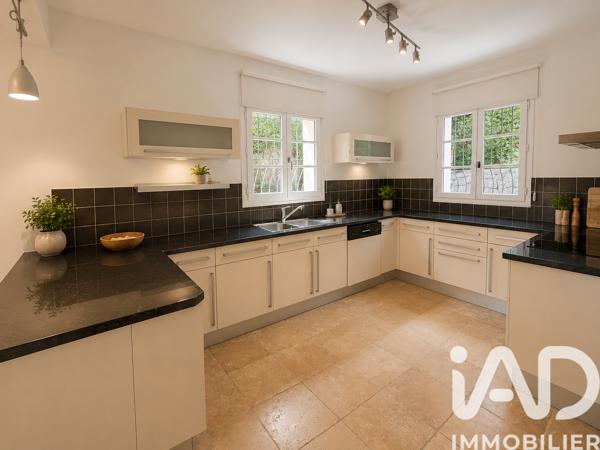 Maison à vendre 6 pièces 200 m² Châteauneuf-Grasse