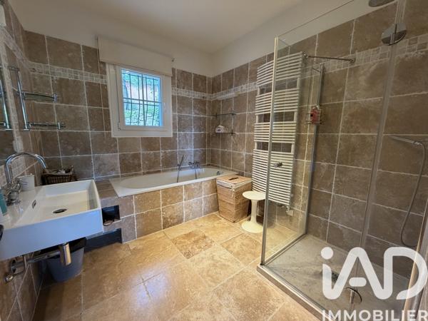 Maison à vendre 6 pièces 200 m² Châteauneuf-Grasse