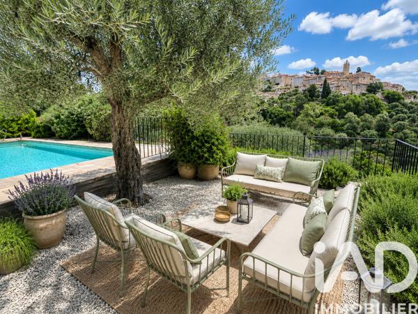 Maison à vendre 6 pièces 200 m² Châteauneuf-Grasse
