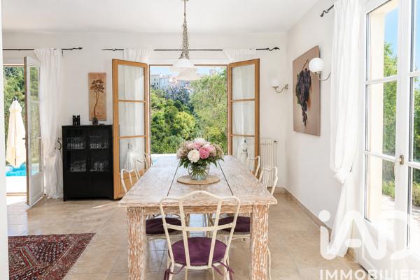 Maison à vendre 6 pièces 200 m² Châteauneuf-Grasse