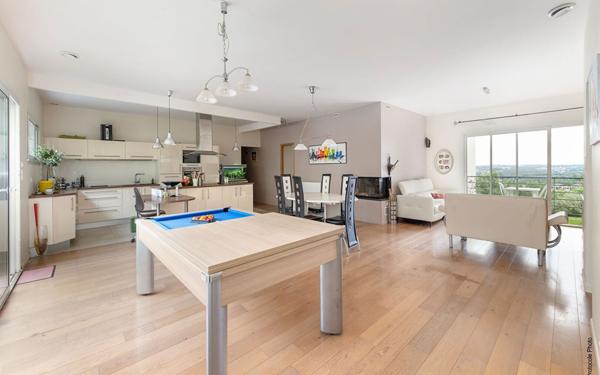 Maison à vendre    7 pièces • 180 m2 Castanet-Tolosan