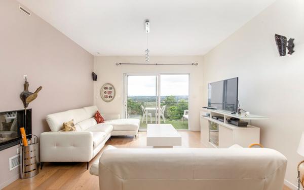 Maison à vendre    7 pièces • 180 m2 Castanet-Tolosan