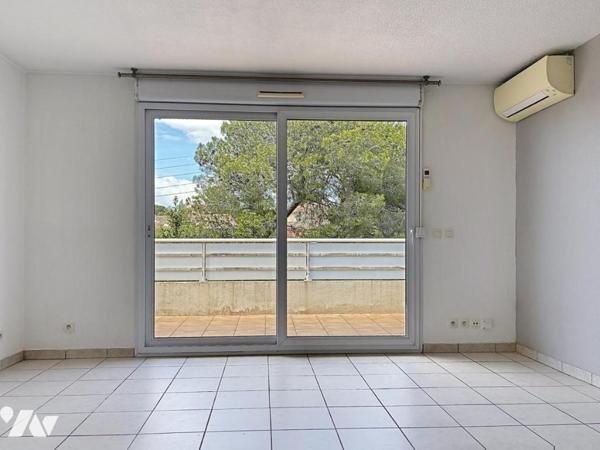 APPARTEMENT DE DEUX PIECES EN DERNIER ETAGE D'UNE RESIDENCE RECENTE AVEC GARAGE.