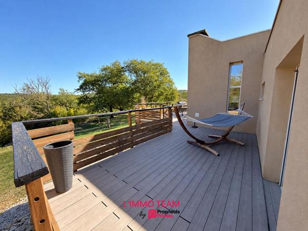 Villa contemporaine T4 avec piscine sur 13000m² de terrain au calme à 10 minutes de CAHORS