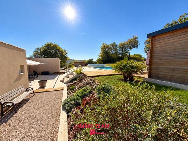 Villa contemporaine T4 avec piscine sur 13000m² de terrain au calme à 10 minutes de CAHORS