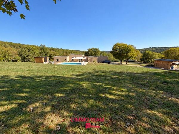 Villa contemporaine T4 avec piscine sur 13000m² de terrain au calme à 10 minutes de CAHORS
