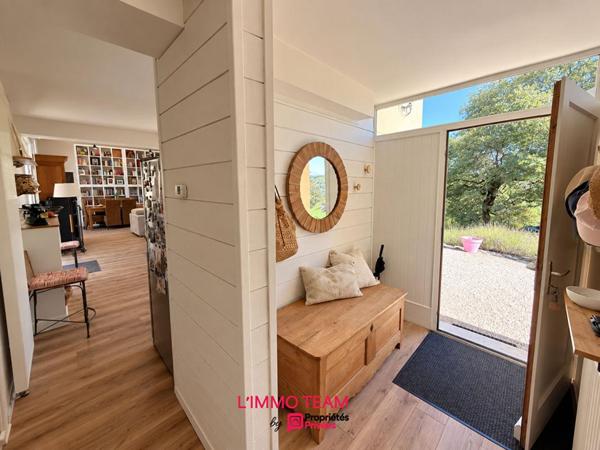 Villa contemporaine T4 avec piscine sur 13000m² de terrain au calme à 10 minutes de CAHORS
