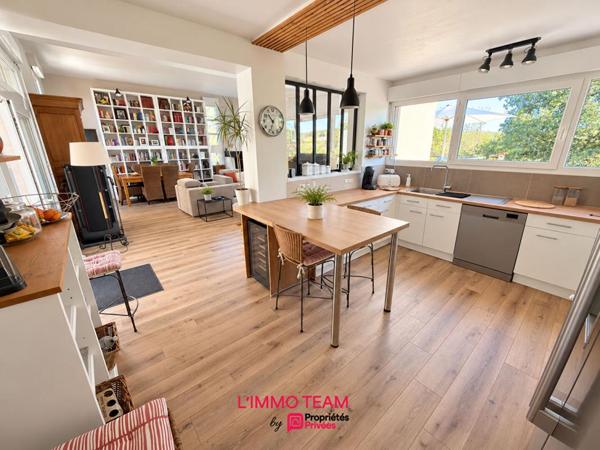 Villa contemporaine T4 avec piscine sur 13000m² de terrain au calme à 10 minutes de CAHORS