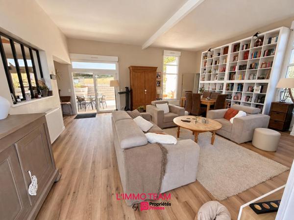 Villa contemporaine T4 avec piscine sur 13000m² de terrain au calme à 10 minutes de CAHORS
