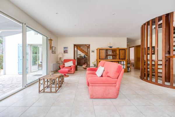 EXCUSIVITE : VILLA BALNEAIRE FACE A LA PLAGE DU PLATIN SAINT PALAIS SUR MER