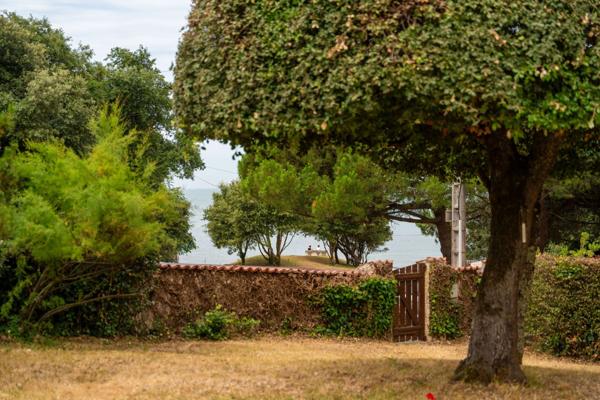 EXCUSIVITE : VILLA BALNEAIRE FACE A LA PLAGE DU PLATIN SAINT PALAIS SUR MER