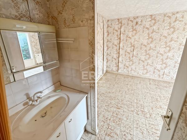 Les Pennes Mirabeau - Maison Traditionnelle T4 de 100 m2 + garage 22m2 et sous sol 50m2 sur une parcelle de 520m2 envirnon