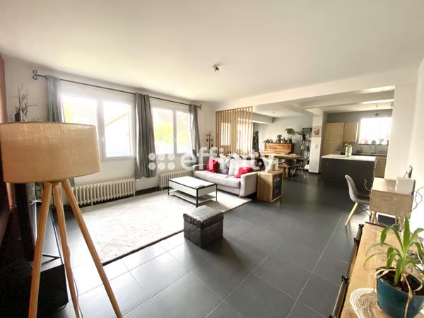 Maison
         6 pièces
        - 245 m² 429 000 € *