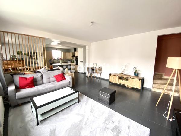 Maison
         6 pièces
        - 245 m² 429 000 € *