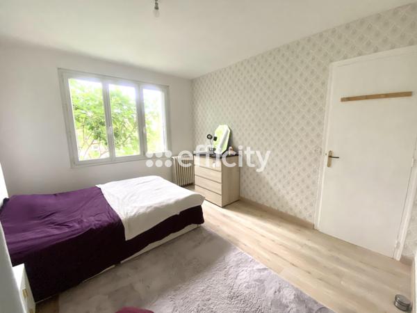 Maison
         6 pièces
        - 245 m² 429 000 € *