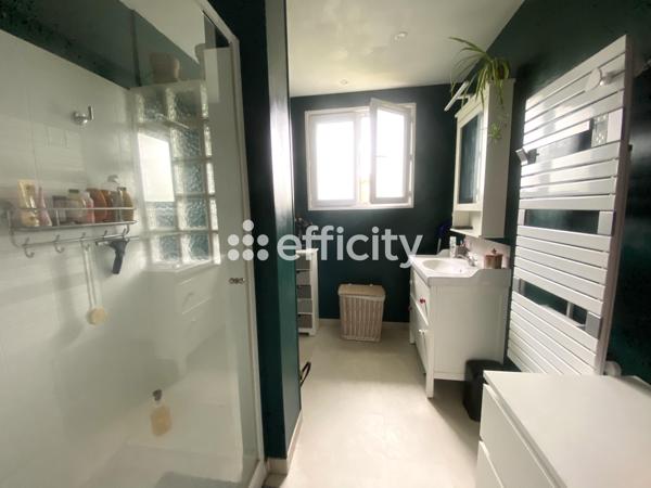 Maison
         6 pièces
        - 245 m² 429 000 € *
