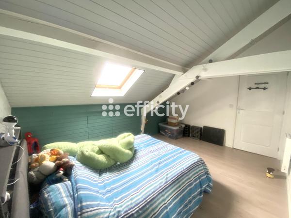Maison
         6 pièces
        - 245 m² 429 000 € *