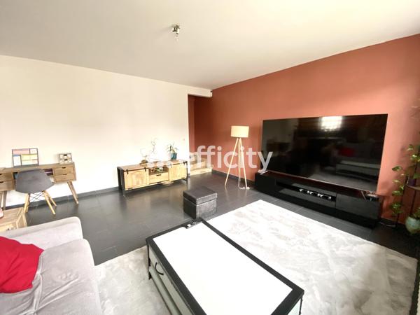 Maison
         6 pièces
        - 245 m² 429 000 € *