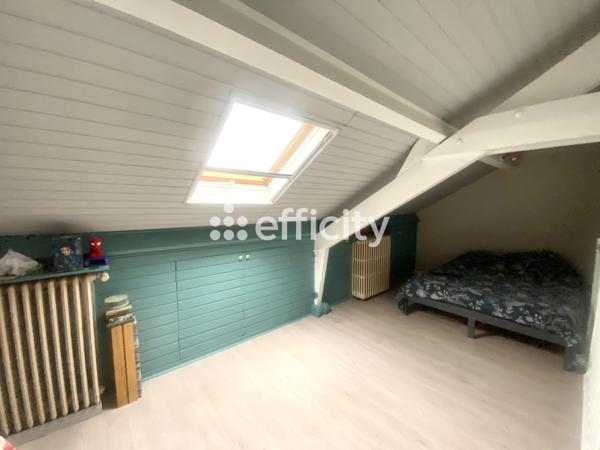 Maison
         6 pièces
        - 245 m² 429 000 € *