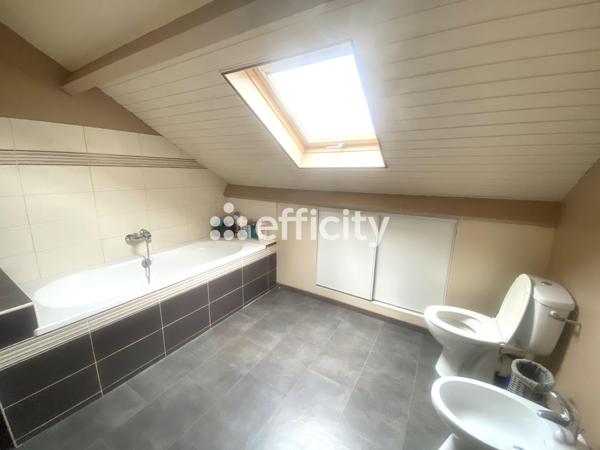 Maison
         6 pièces
        - 245 m² 429 000 € *