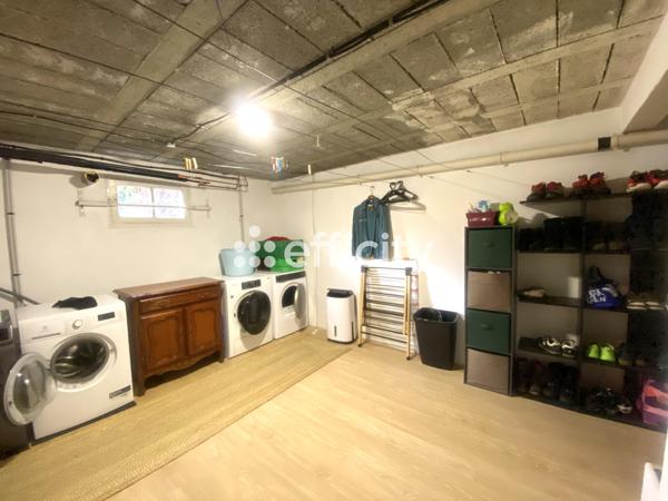 Maison
         6 pièces
        - 245 m² 429 000 € *