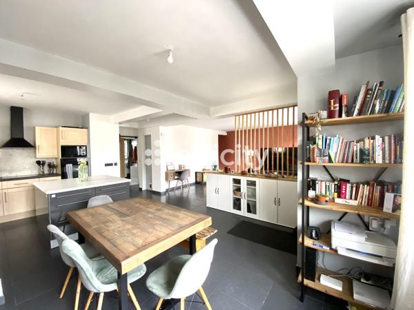 Maison
         6 pièces
        - 245 m² 429 000 € *