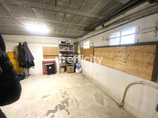 Maison
         6 pièces
        - 245 m² 429 000 € *