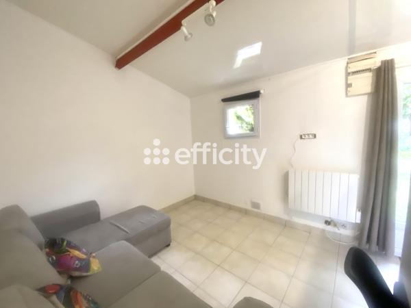 Maison
         6 pièces
        - 245 m² 429 000 € *