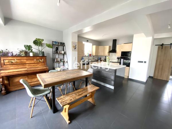 Maison
         6 pièces
        - 245 m² 429 000 € *