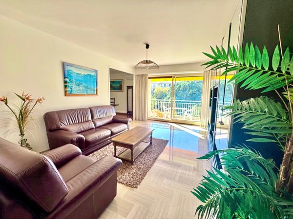 Appartement à vendre 5 pièces MARSEILLE 9EME ARRONDISSEMENT, avec terrasse, balcon, vue dégagée. cave. Stationnements libres et possibilité box