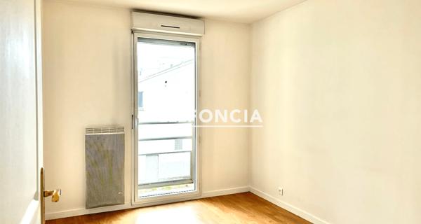 Location Appartement 2 pièces 57.27 m² - Paris 75020