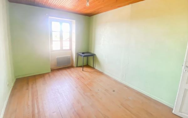 Maison à vendre    4 pièces •  Puylaroque