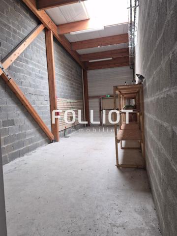 A LOUER - VIRE NORMANDIE dans ZONE COMMERCIALE - LOCAL COMMERCIAL de 290 m²