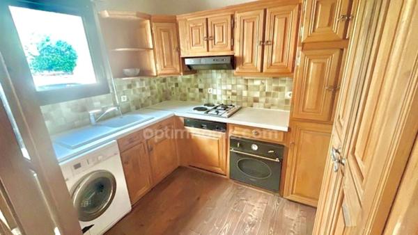 Appartement à fort potentiel - Plein centre ville de Deauville - Emplacement recherché - 3 Pièces- Vaste Cave