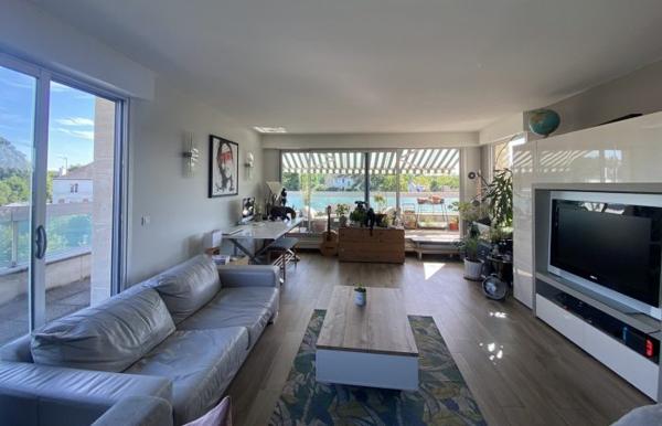 T5 et plus Le Vésinet 101 m²