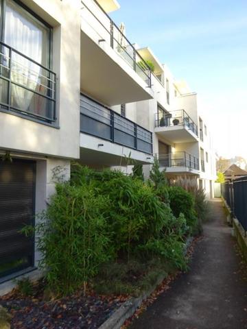 2 pièces - balcon - place de parking en sous-sol