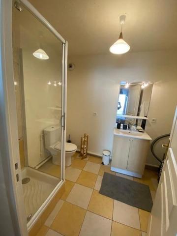 2 pièces - balcon - place de parking en sous-sol